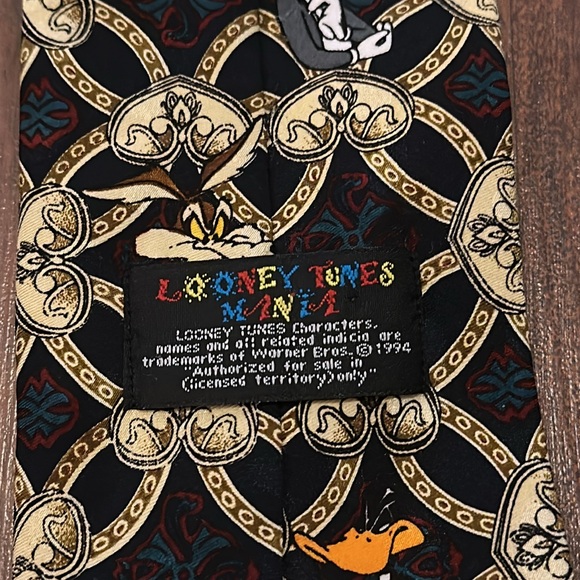 Looney Tunes Vintage 1994 Tie, Bugs Bunny, Tasmanian Devil, Daffy Duck - Picture 3 of 5